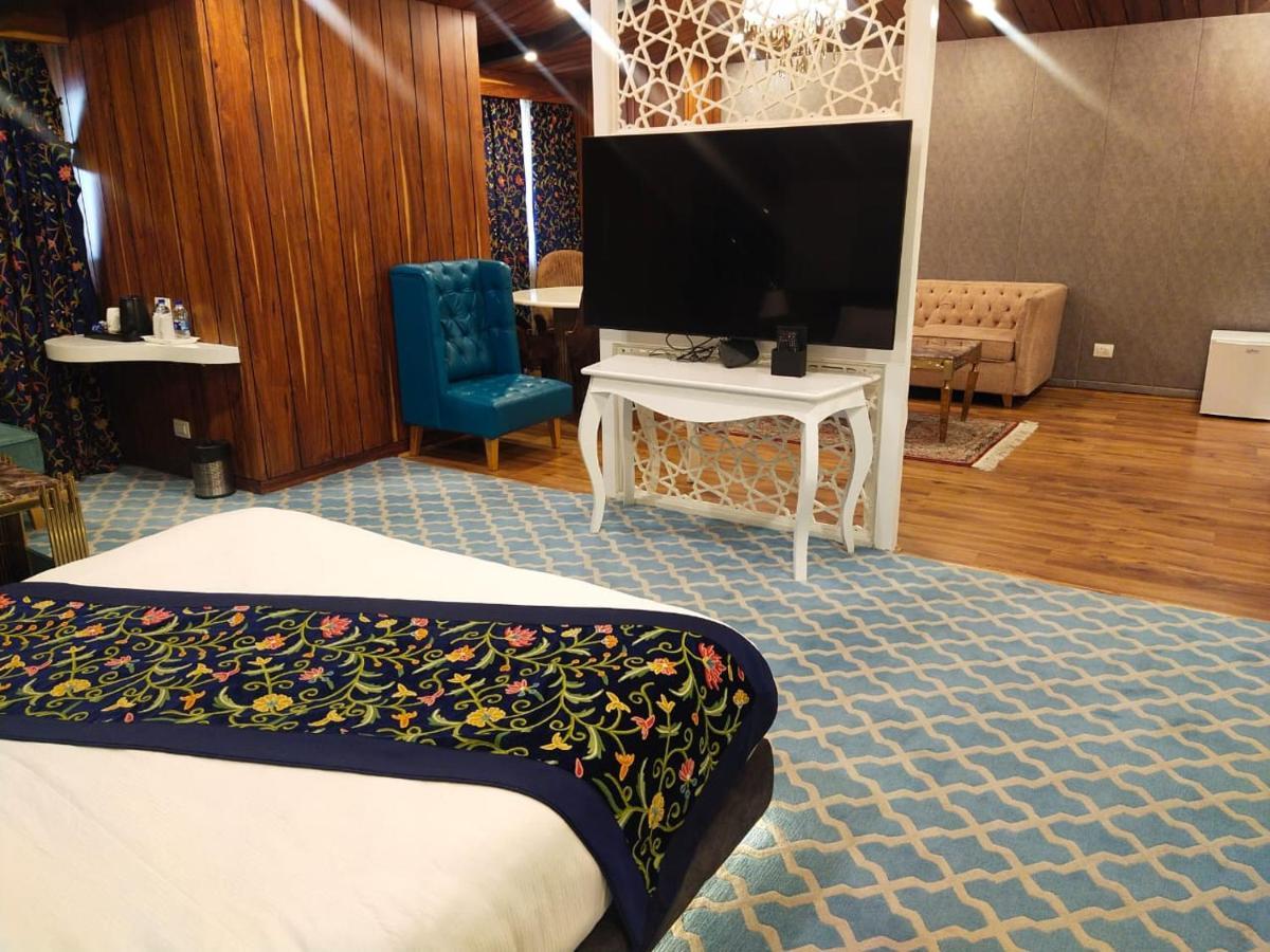 Snowland, 4*