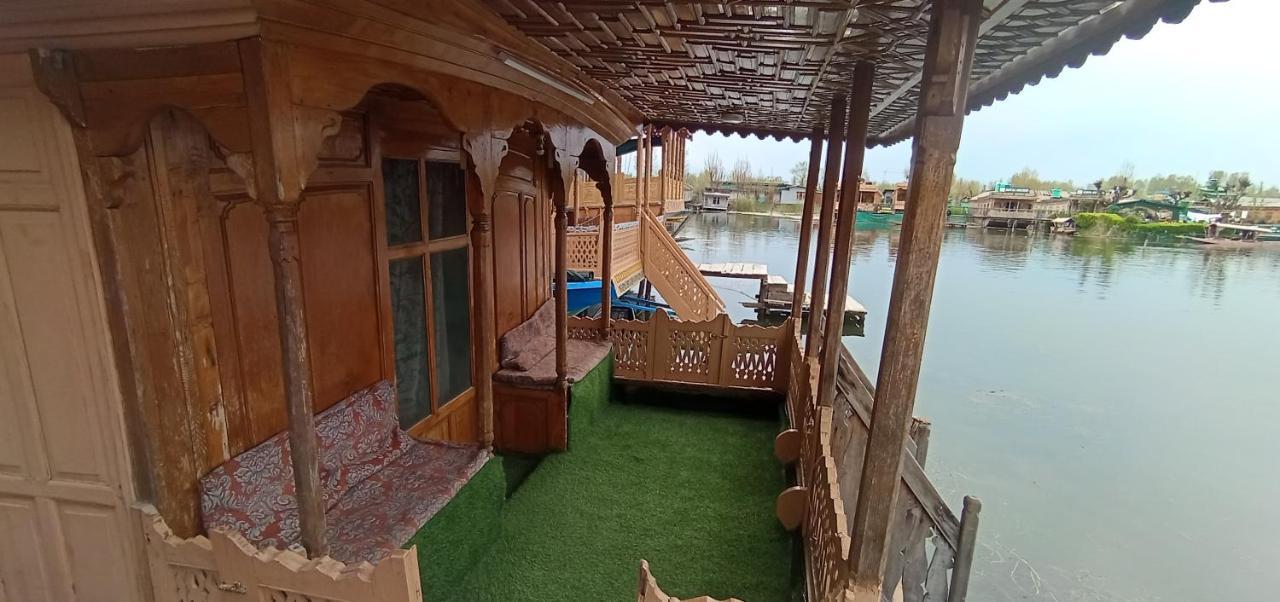 New Bombay Heritage Group Of Houseboats