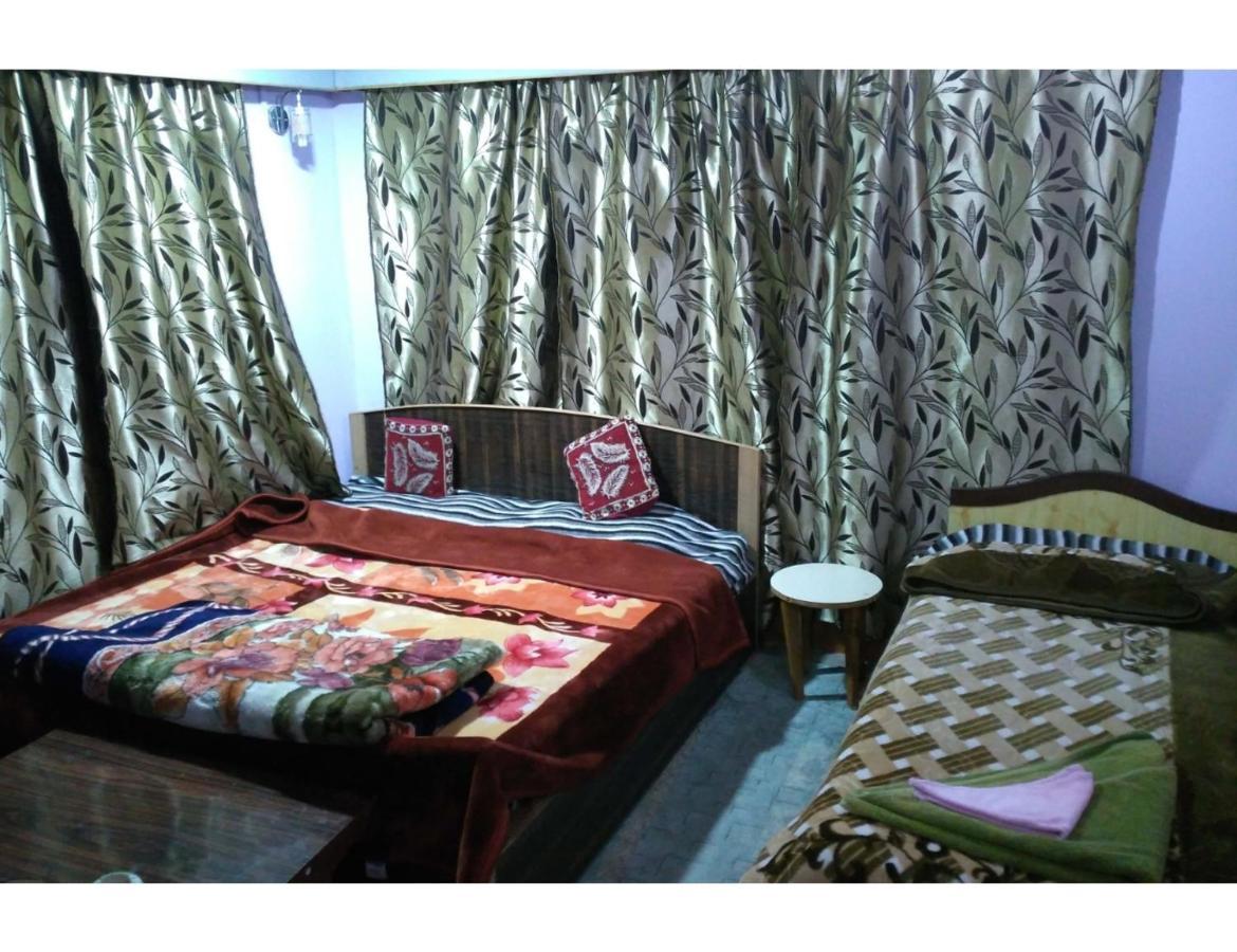 Homestay Gulab Resort, *