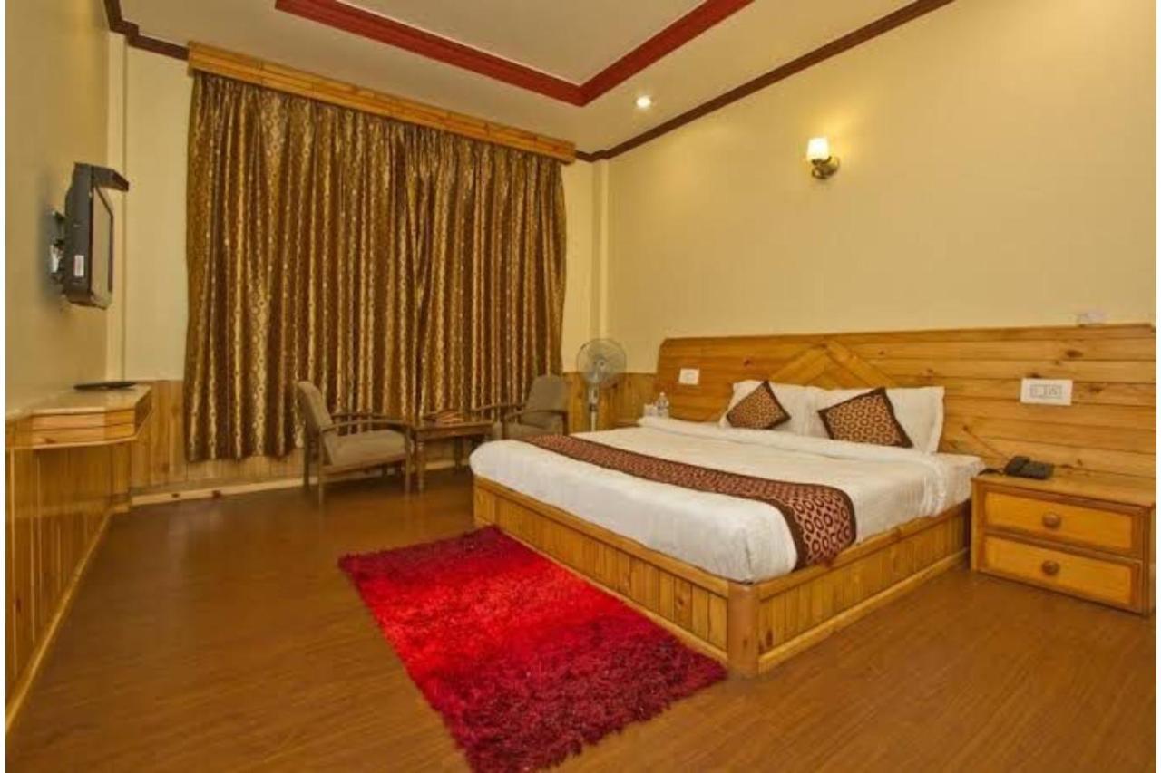 Ocean, Shrinagar Homestay *