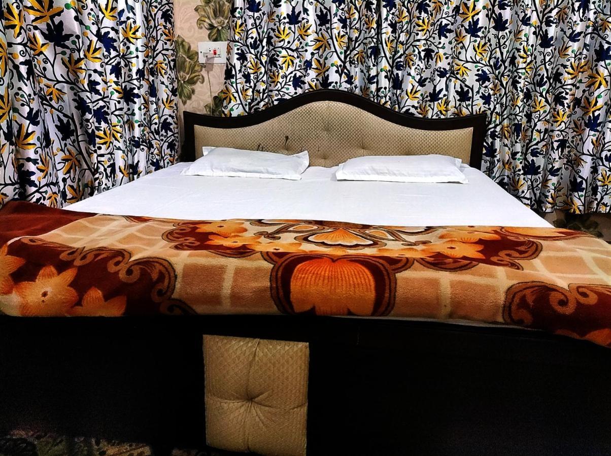 Hotel Fabulous Kashmir Srinagar Srinagar (Jammu and Kashmir)