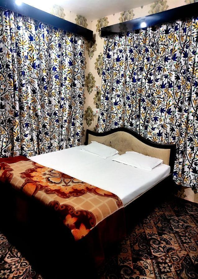 Fabulous Kashmir Srinagar Hotel 3*
