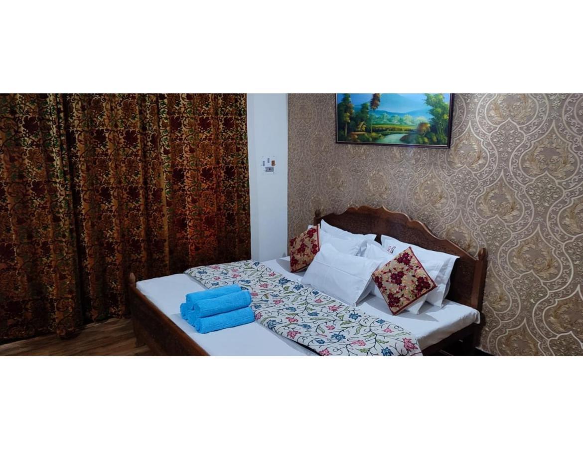 Eagle Resort, *