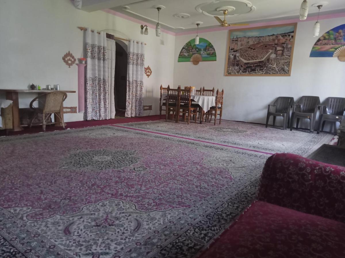 Bed & Breakfast Grand Inayat Srinagar (Jammu and Kashmir)