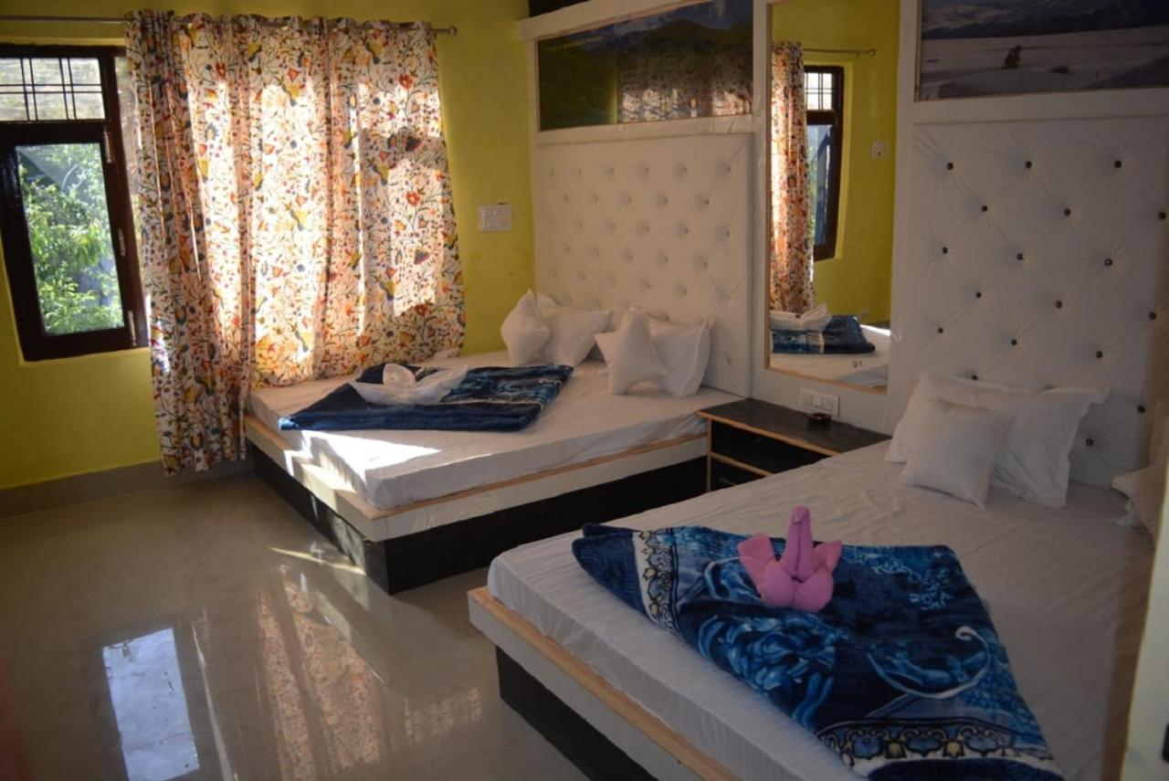 One Palace 2* Srinagar (Jammu and Kashmir)
