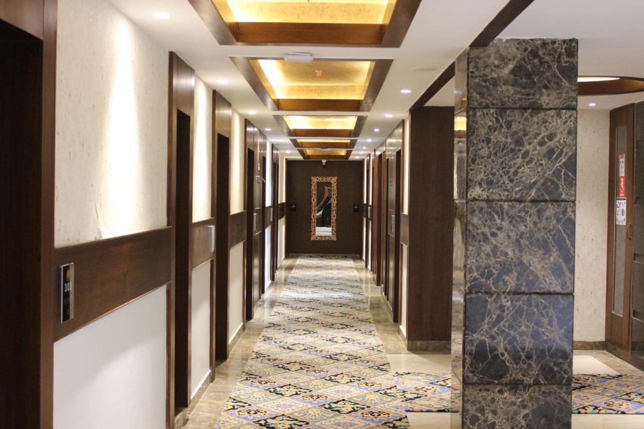 Hotel Welcomheritage Grand, Srinagar (Jammu and Kashmir)
