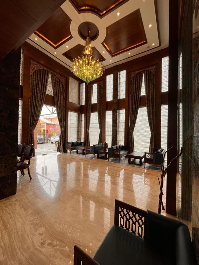 Hotel Welcomheritage Grand, Srinagar (Jammu and Kashmir)