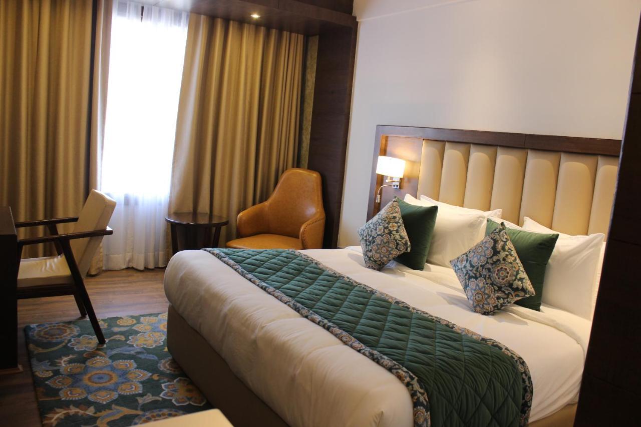 Welcomheritage Grand, 5* Srinagar (Jammu and Kashmir)