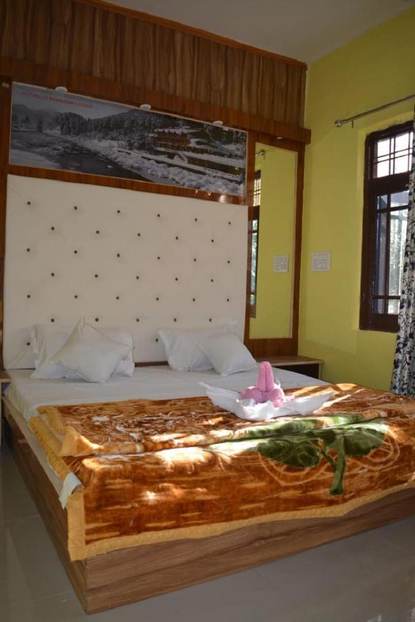 One Palace Srinagar (Jammu and Kashmir)