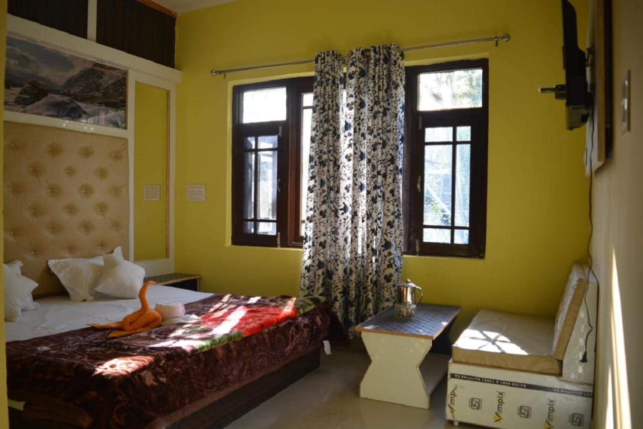 One Palace Srinagar (Jammu and Kashmir)