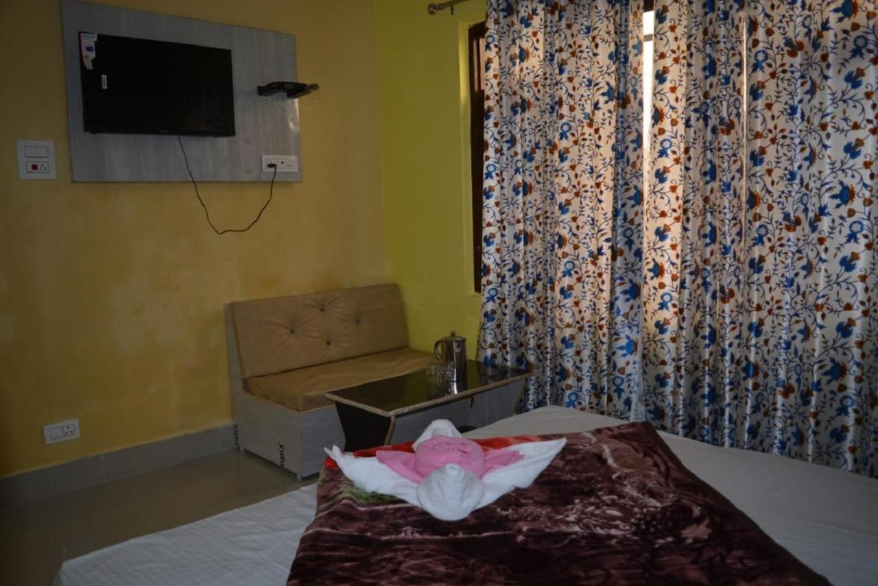 One Palace 2* Srinagar (Jammu and Kashmir)
