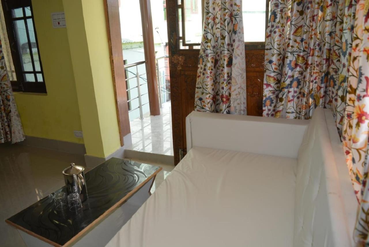 One Palace Hotel 2*