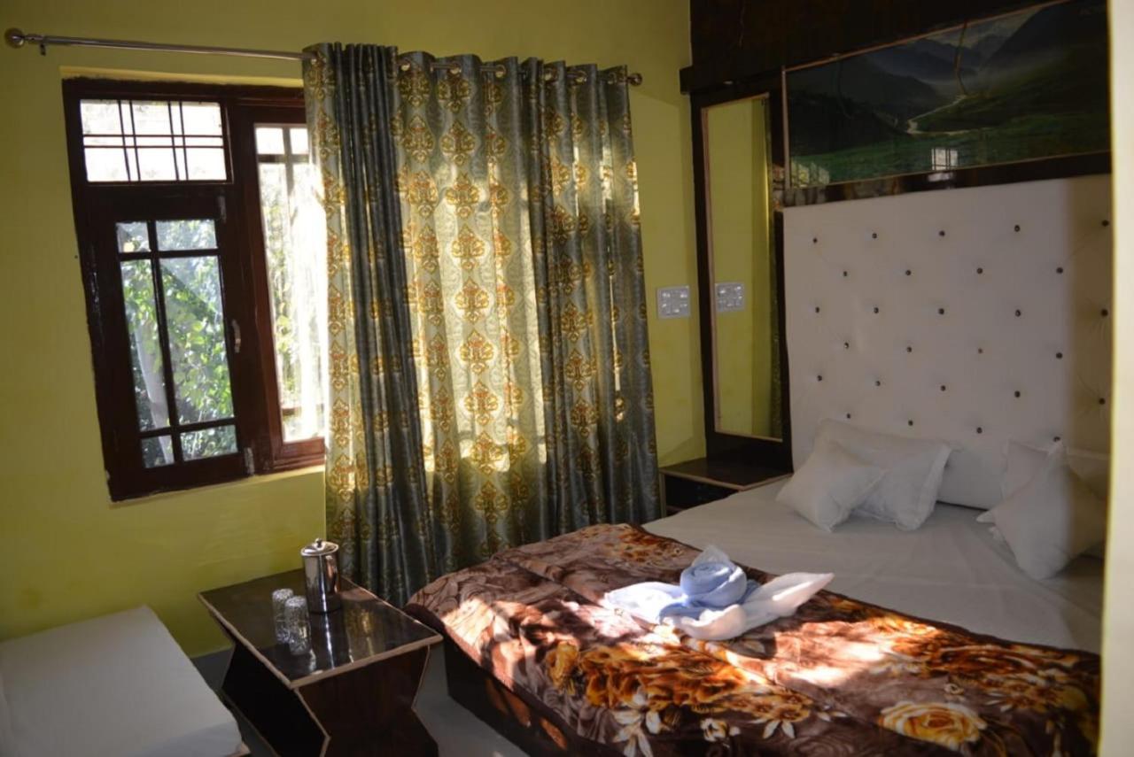 One Palace 2* Srinagar (Jammu and Kashmir)