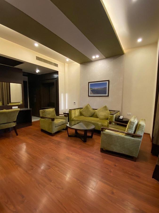 Hotel Four Points By Sheraton Srinagar (Jammu and Kashmir)
