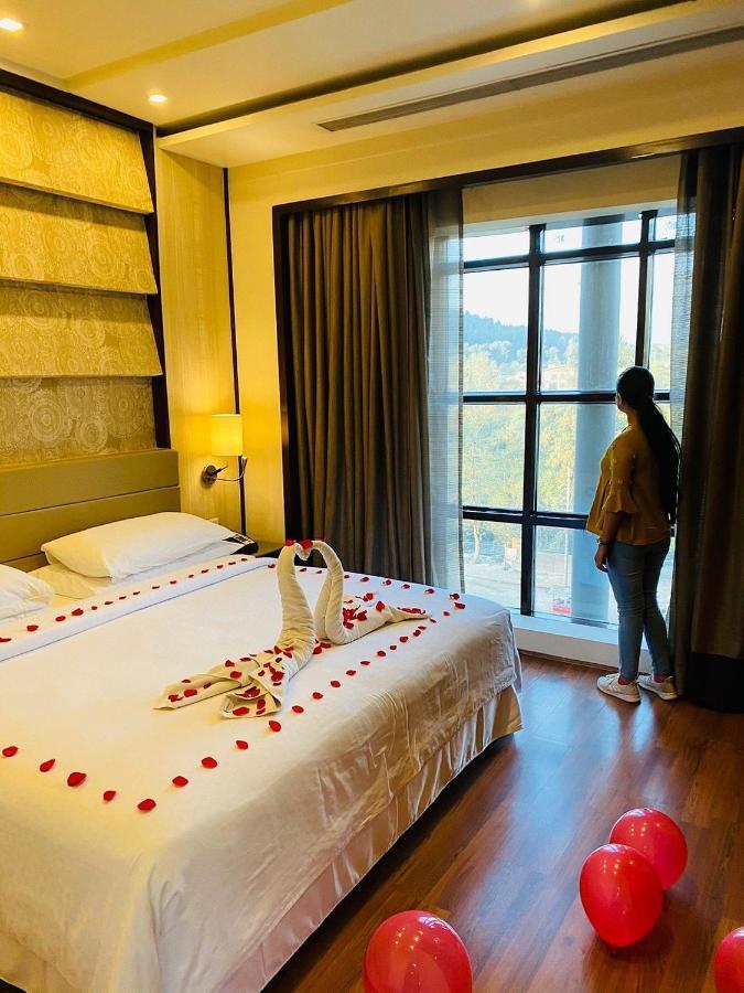 Four Points By Sheraton Hotel Srinagar (Jammu and Kashmir)