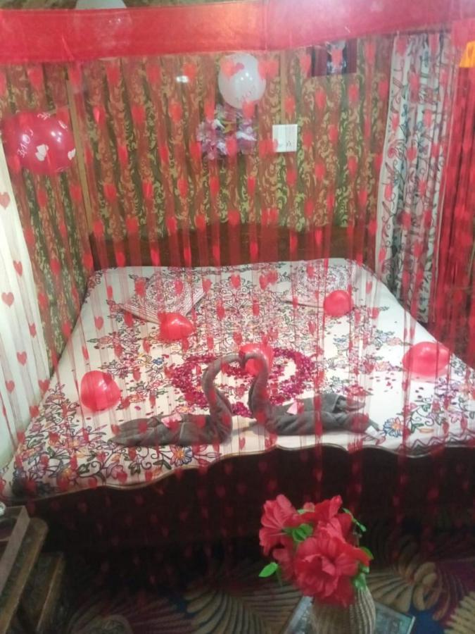 Hotel Hb King Of Kings Srinagar (Jammu and Kashmir)