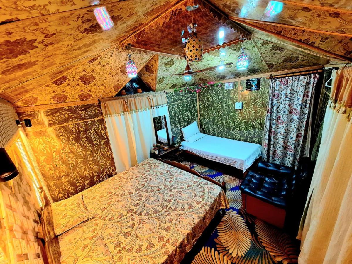 Hotel Hb King Of Kings Srinagar (Jammu and Kashmir)