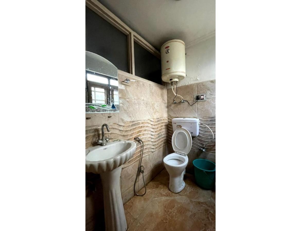 Ikhlas Guest House, *