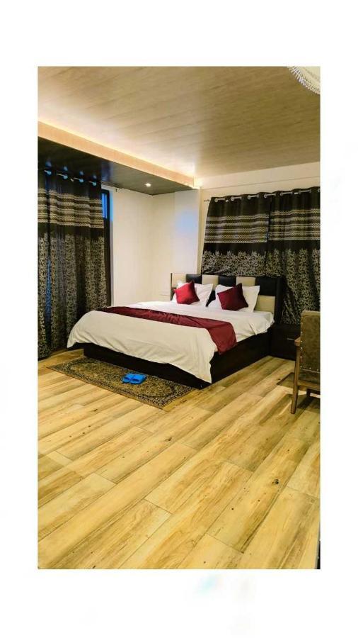 O 81337 Saima Hotel Srinagar (Jammu and Kashmir)