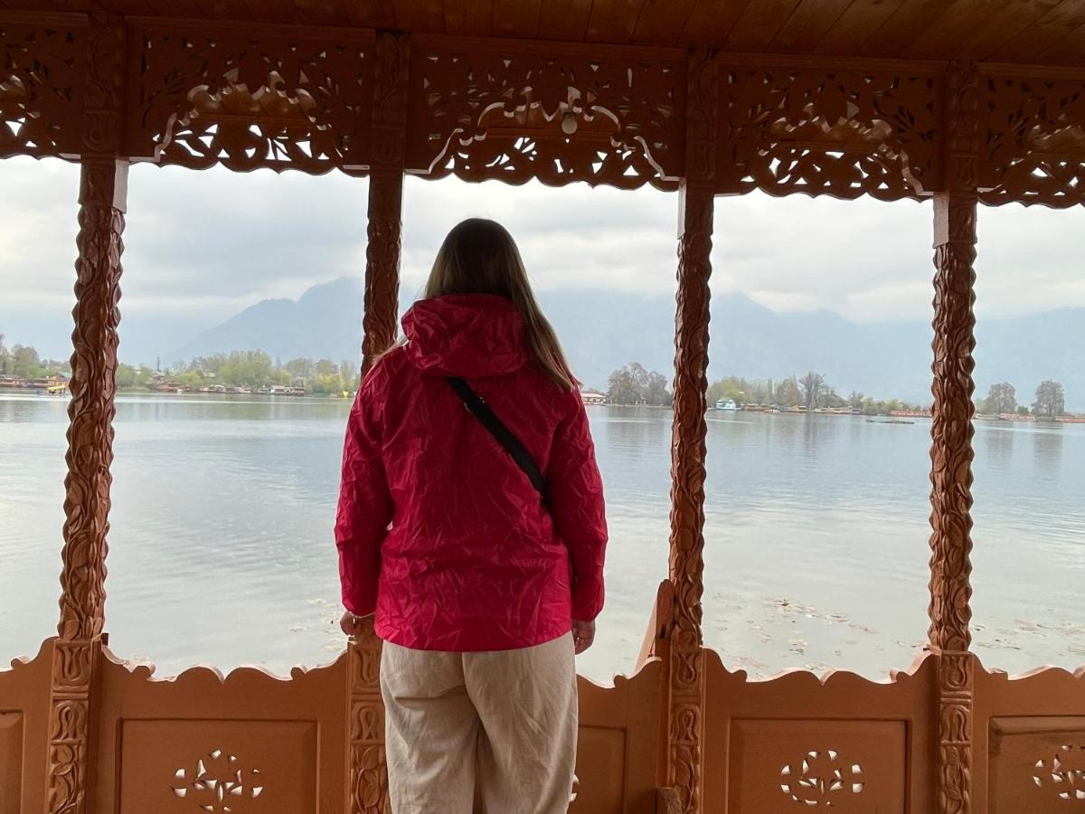 New Kolohai Group Of Houseboats