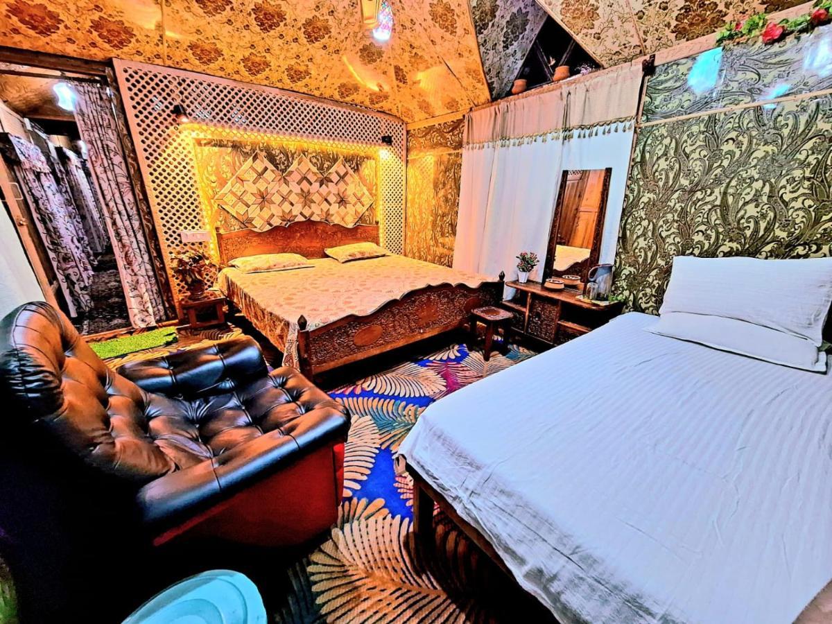 Hotel King Of Kings Houseboat