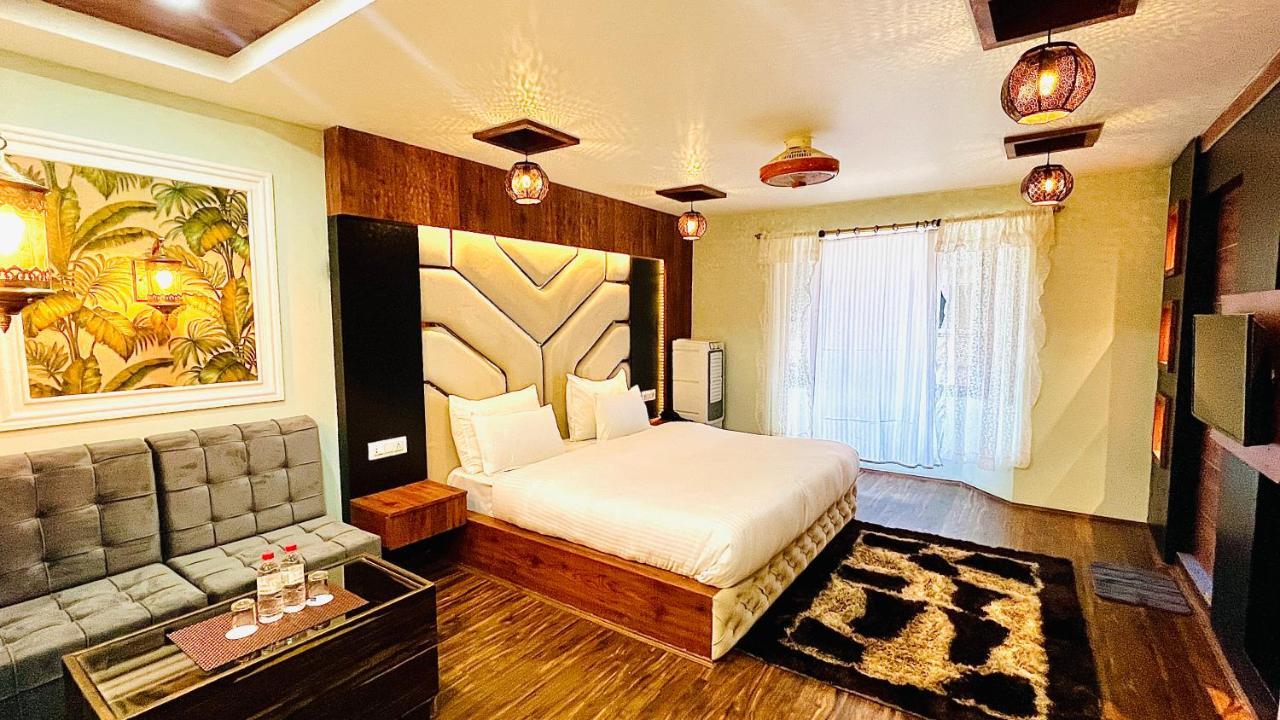 Hotel Flickerz 4*