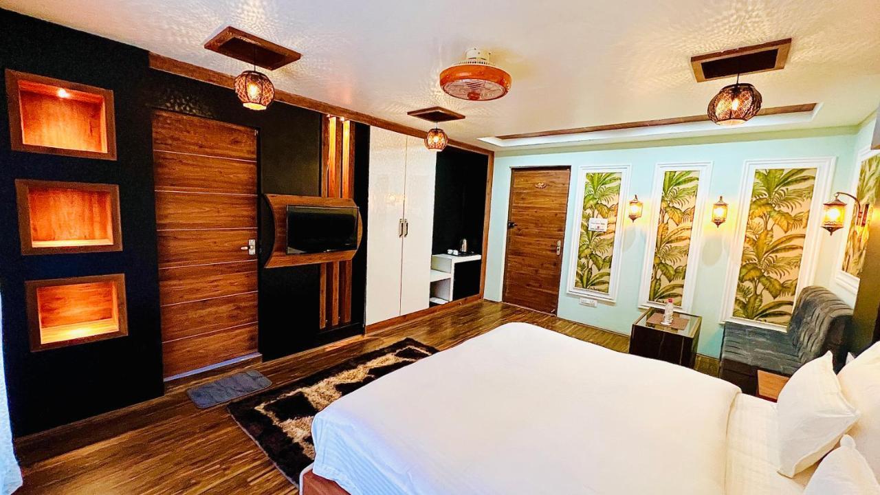 Hotel Flickerz Srinagar (Jammu and Kashmir)