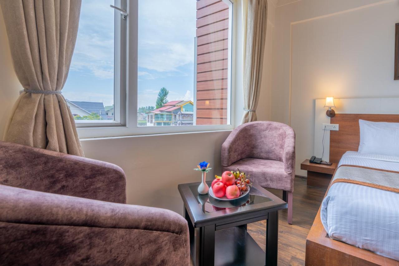 Crown Hotel 4*