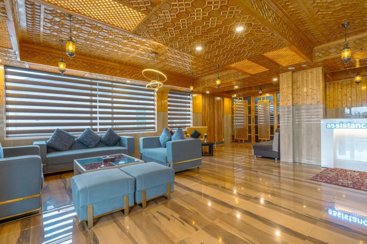 Crown Hotel Srinagar (Jammu and Kashmir)