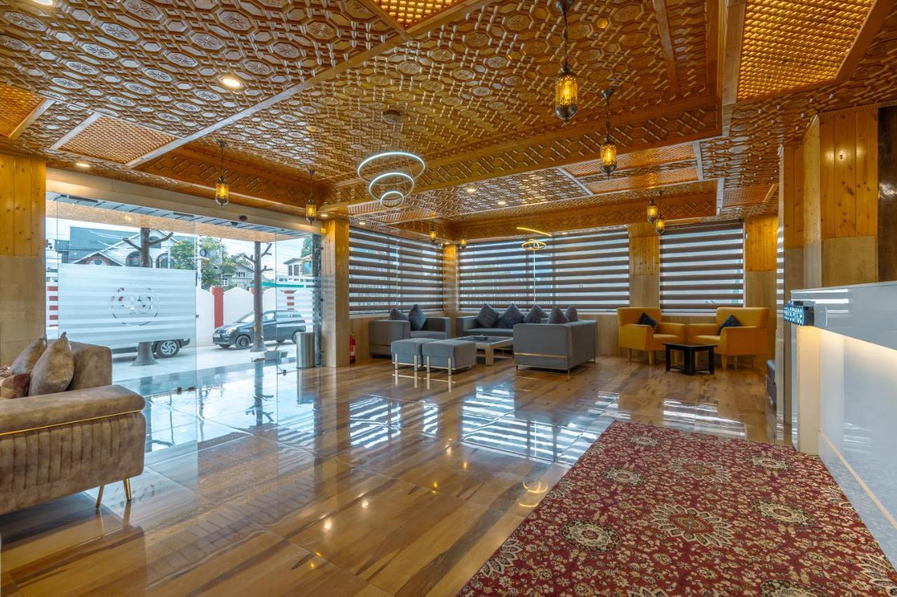 Crown Hotel 4*
