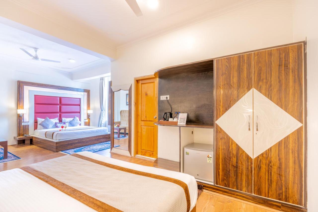 Crown Hotel 4*