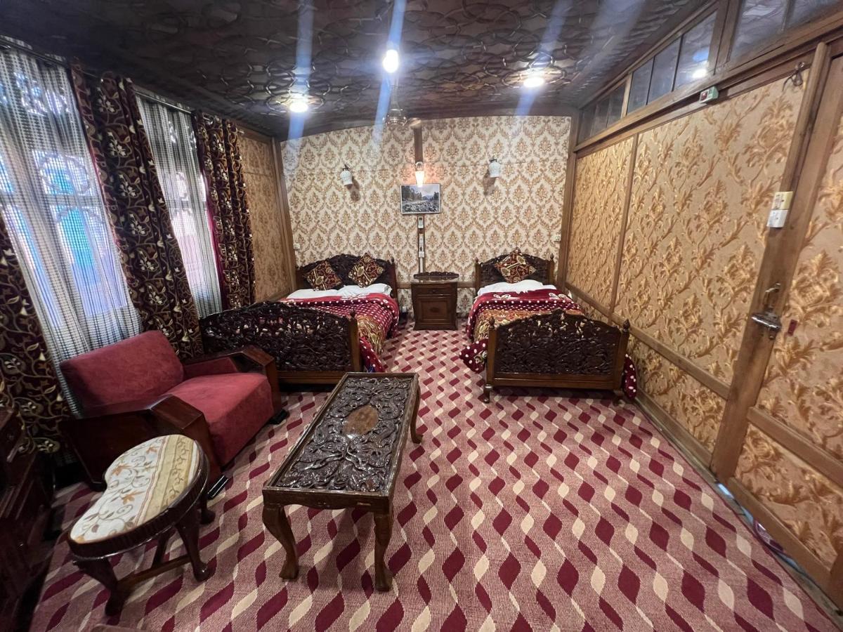 Aristotle Group Of Houseboats & Transportation Resort
