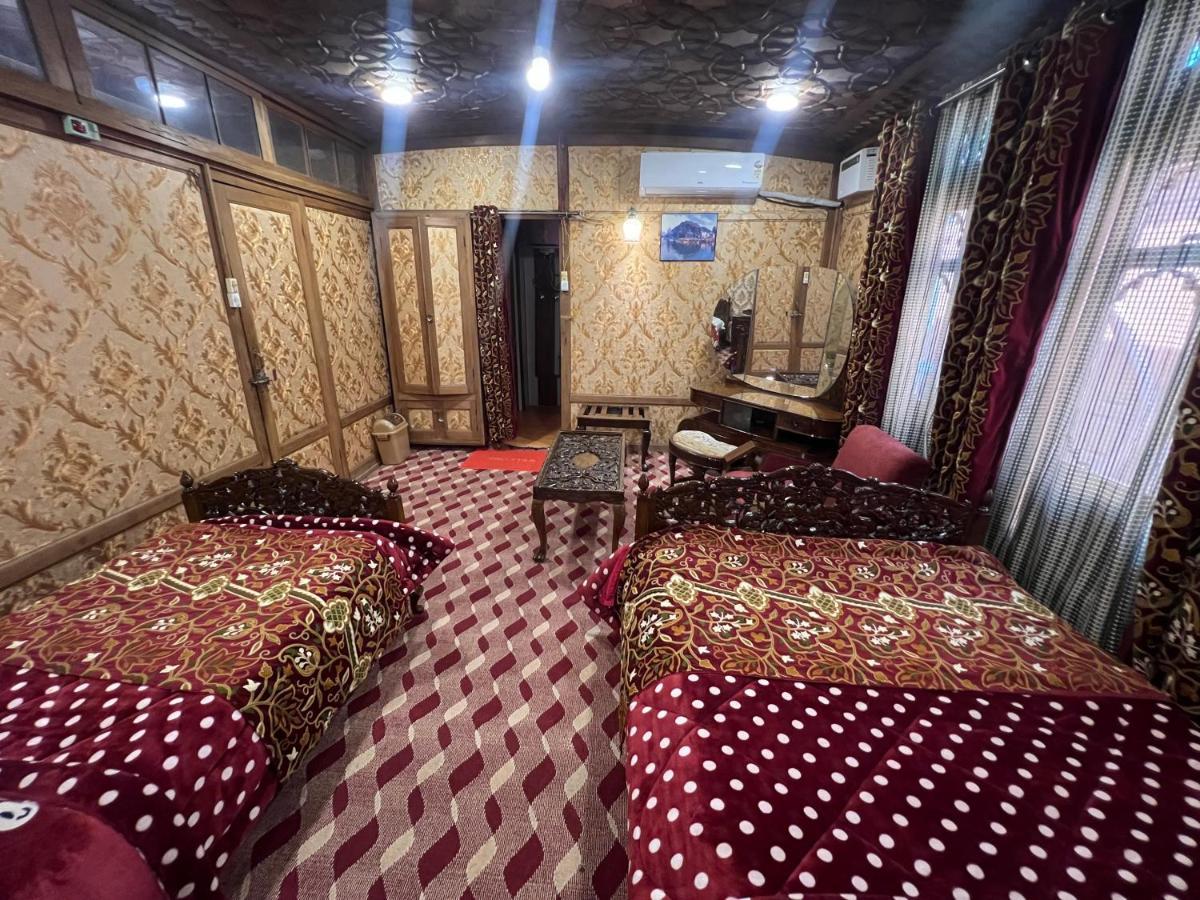 Aristotle Group Of Houseboats & Transportation Resort Srinagar (Jammu and Kashmir)