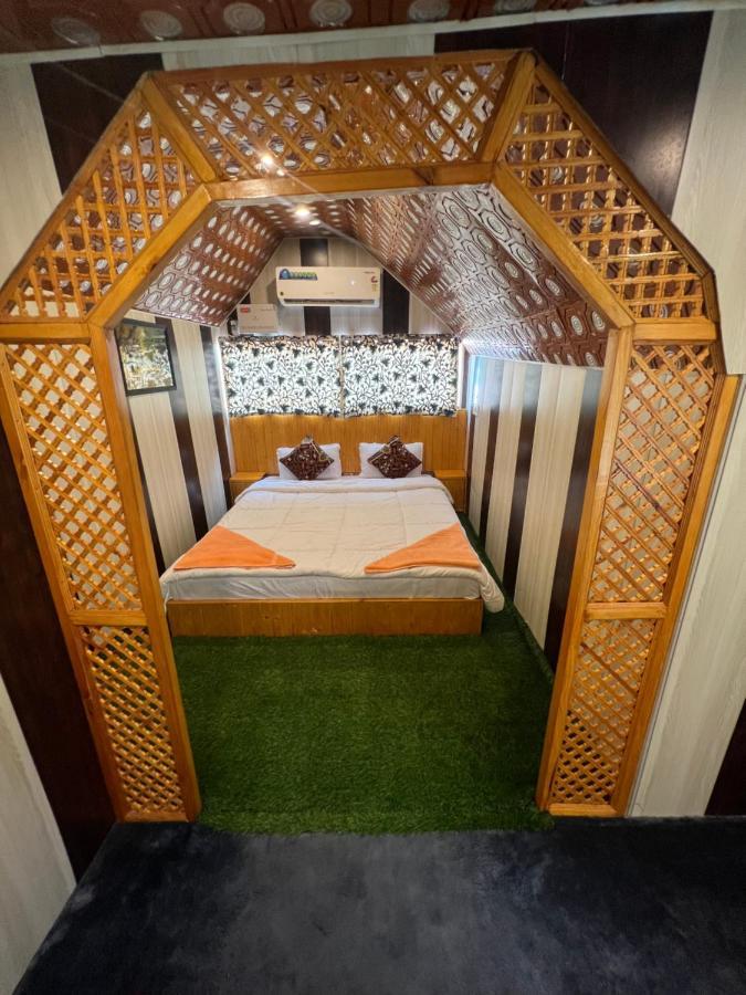 Aristotle Group Of Houseboats & Transportation Resort