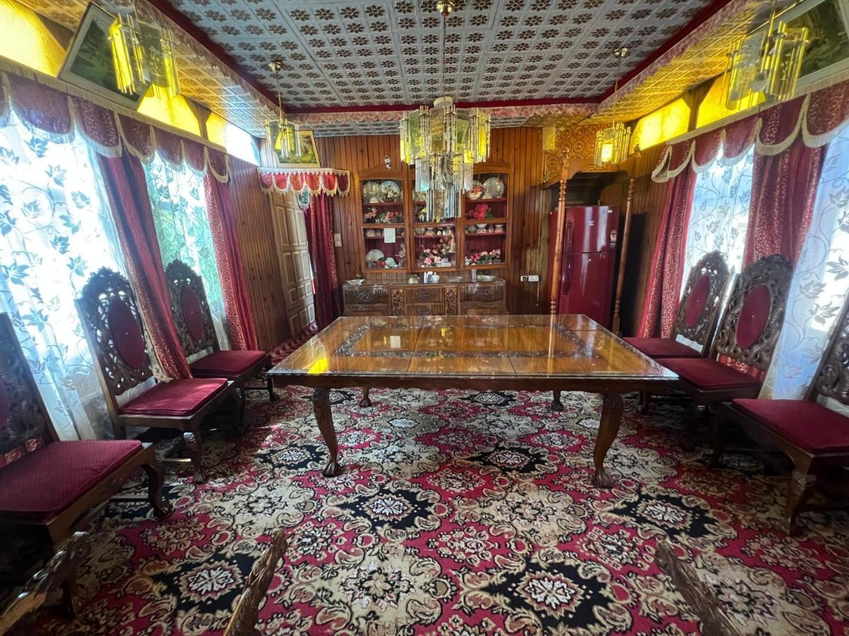 Aristotle Group Of Houseboats & Transportation Resort Srinagar (Jammu and Kashmir)