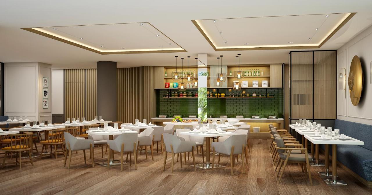 Sarovar Portico 4*