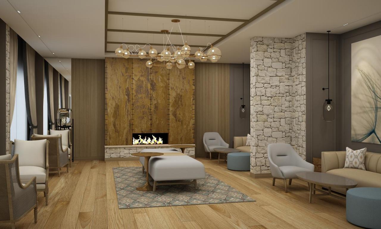 Sarovar Portico 4*