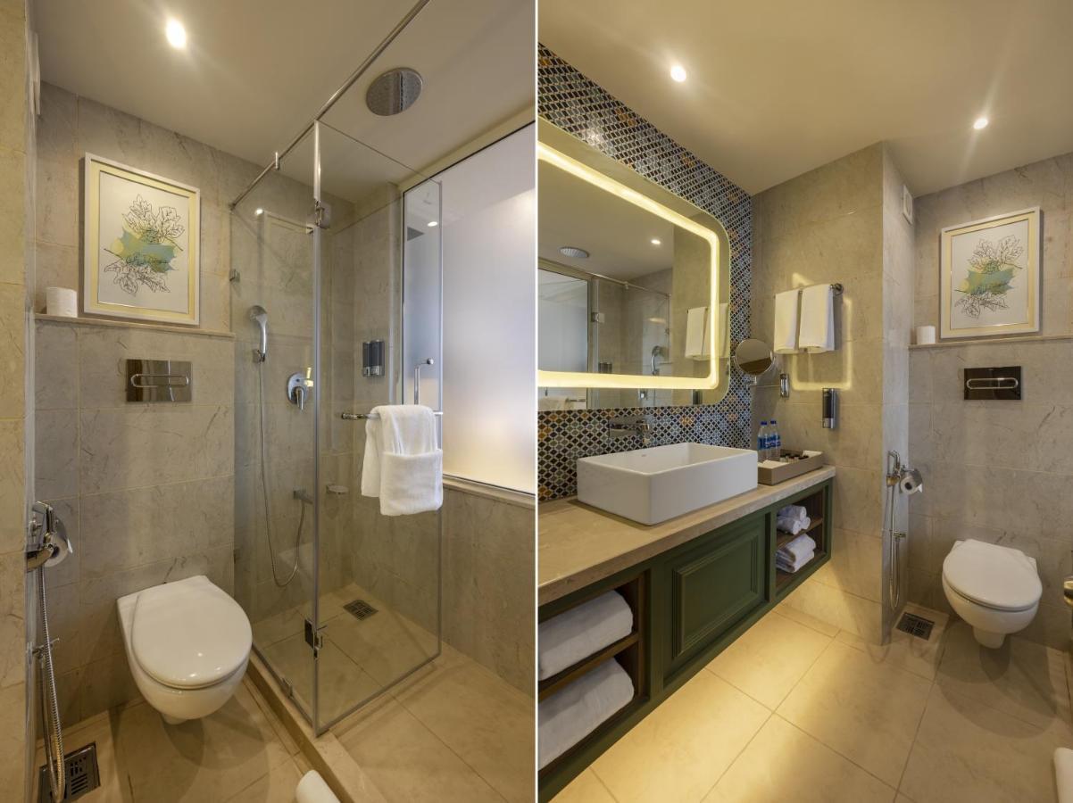 Sarovar Portico Hotel 4*