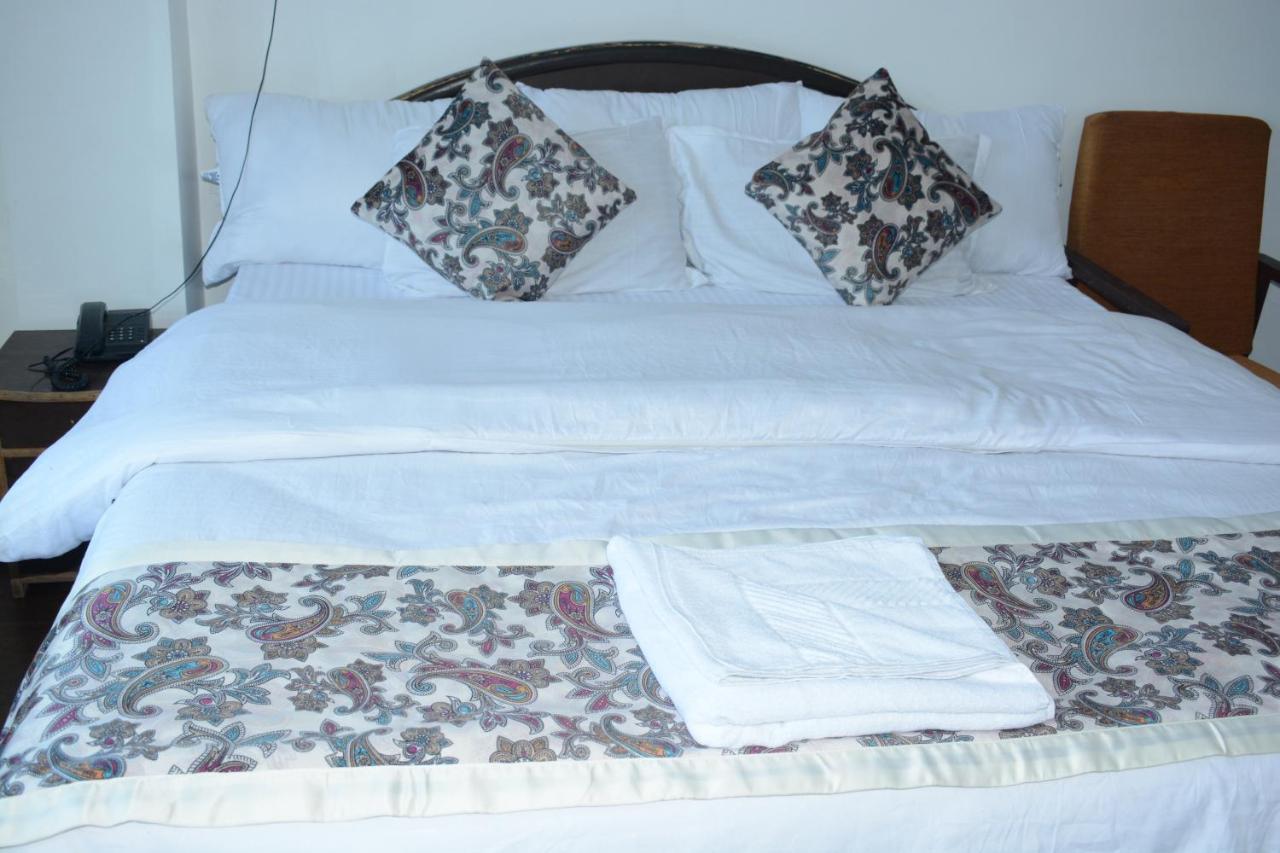 Royal Reshi Hotel Srinagar (Jammu and Kashmir)