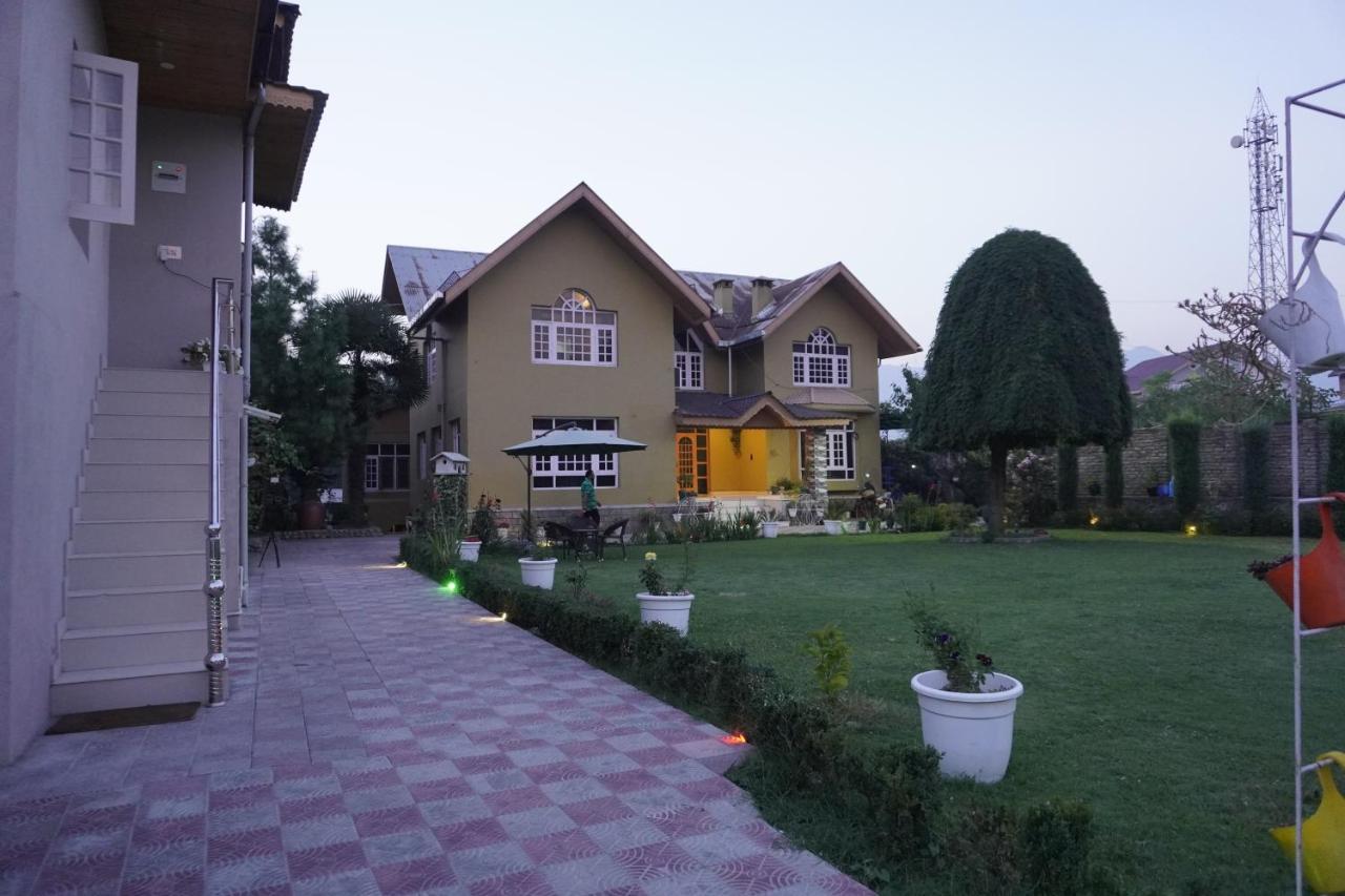 Farsal * Srinagar (Jammu and Kashmir)