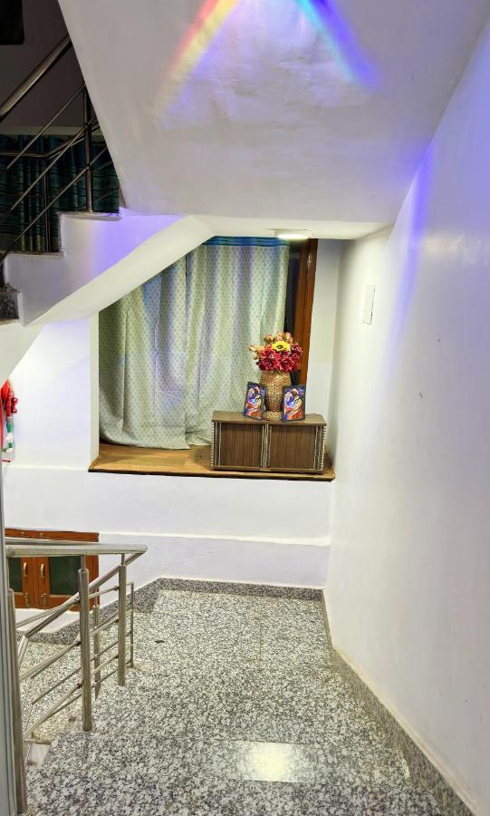 Hotel Roseline Srinagar (Jammu and Kashmir)