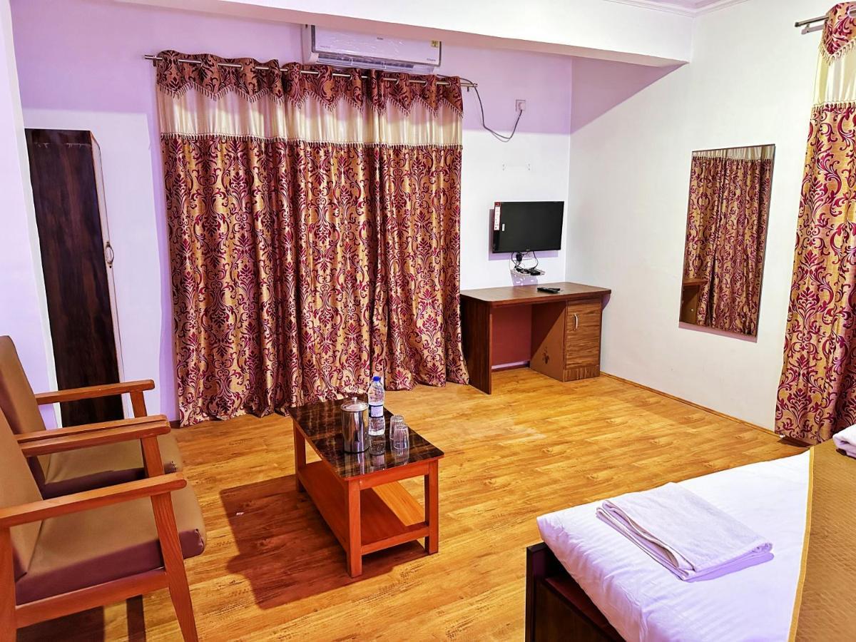 Roseline 2* Srinagar (Jammu and Kashmir)