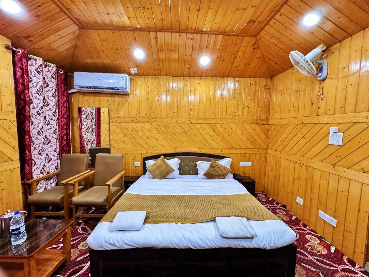 Roseline Hotel
