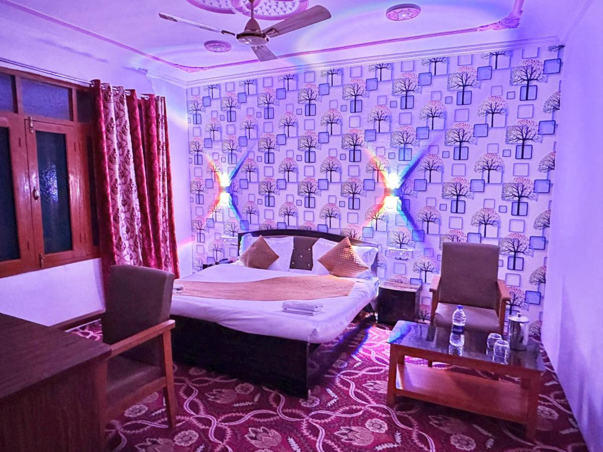 Roseline 2* Srinagar (Jammu and Kashmir)
