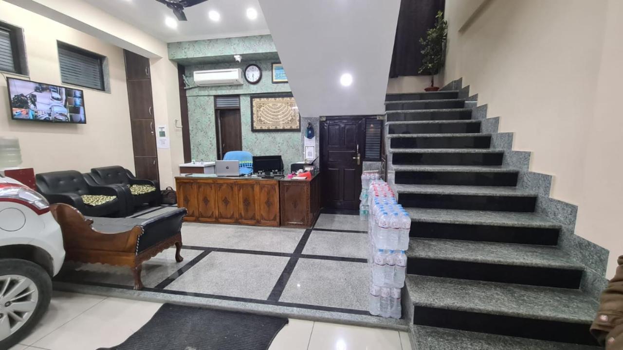 Hotel Royal Pamposh Srinagar (Jammu and Kashmir)