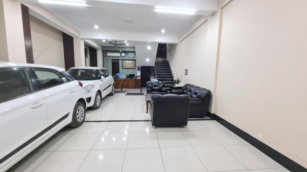Royal Pamposh 3*