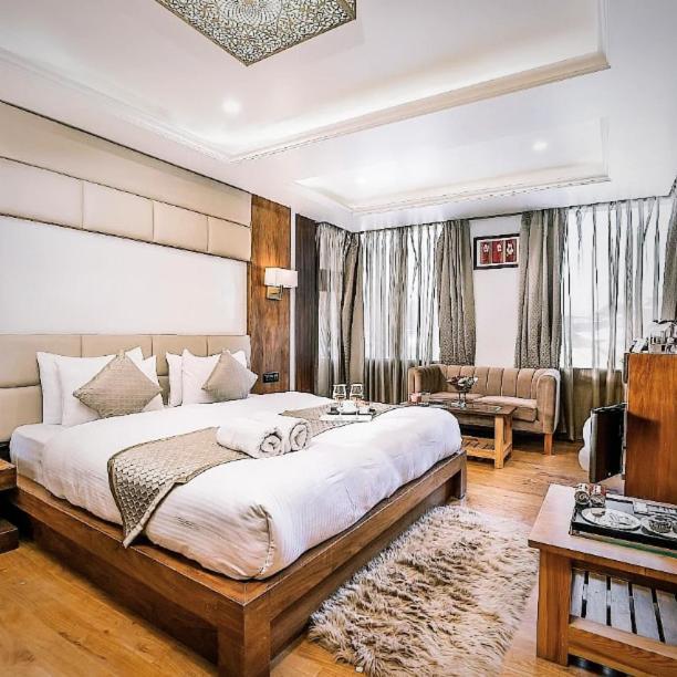 Adlife Luxury Hotel
