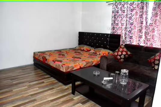 Hotel Huma Srinagar (Jammu and Kashmir)