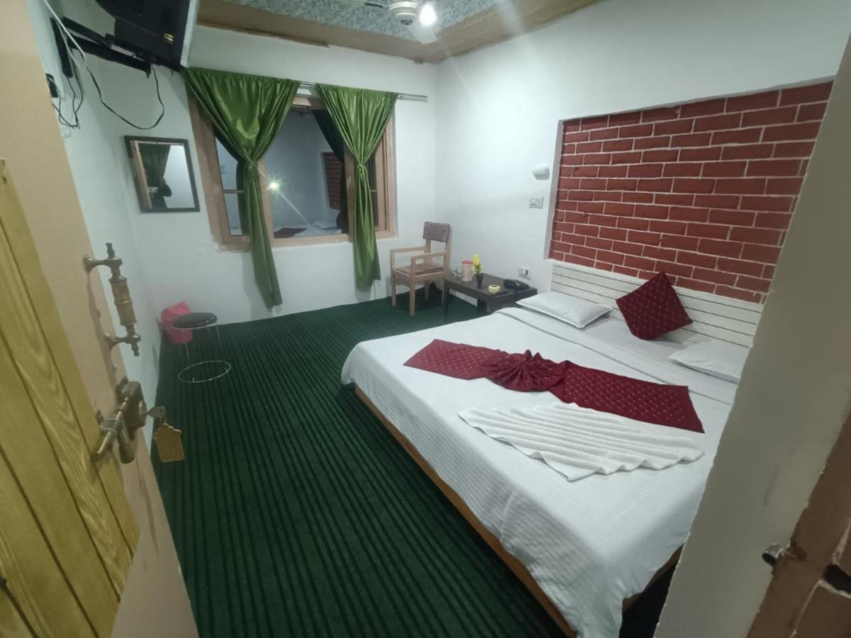 Homestay Shamus Javed Homestay *