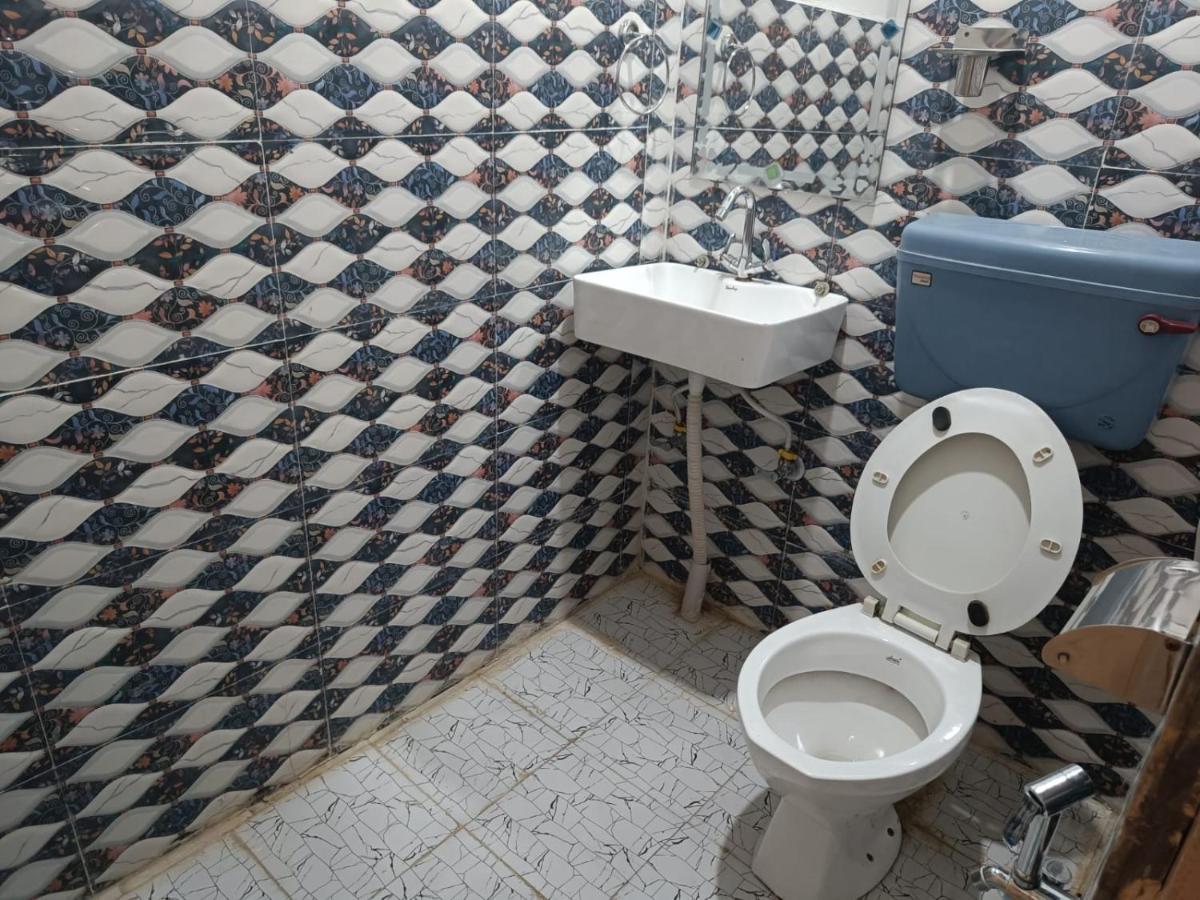 Shamus Javed Homestay * Srinagar (Jammu and Kashmir)